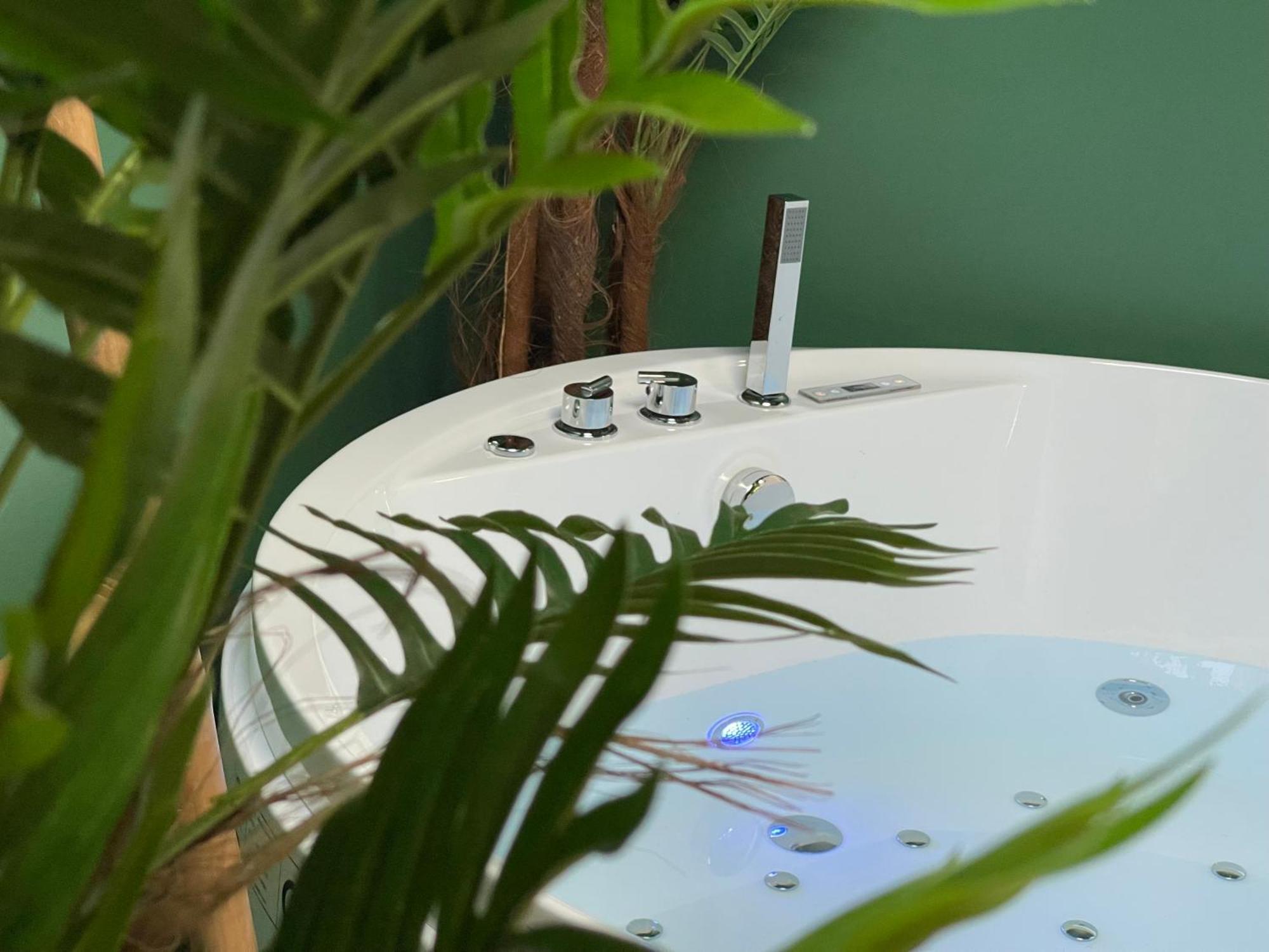 Evasion Exotique - Suite Selva - Jaccuzzi Privatif Амиен Екстериор снимка