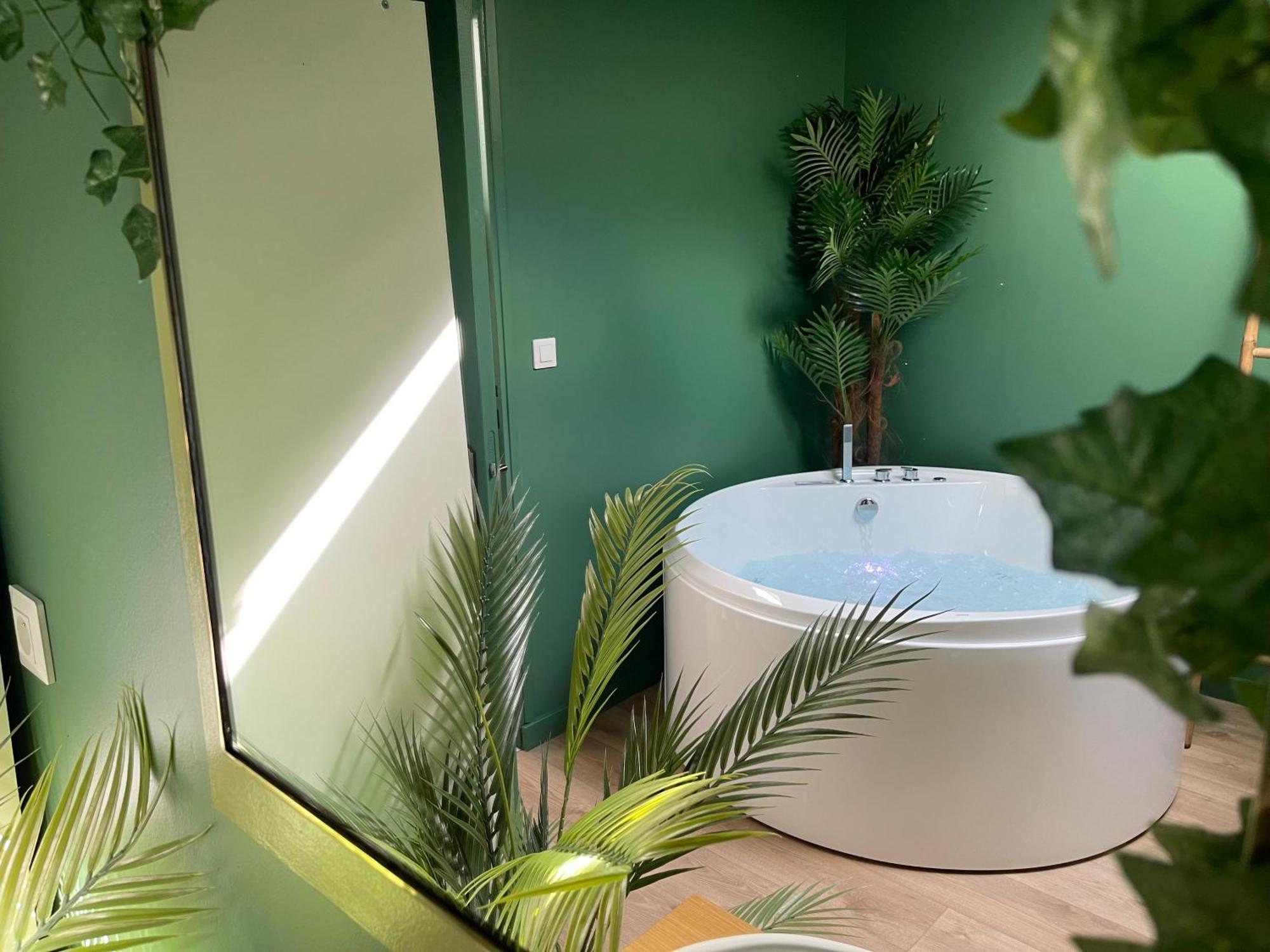 Evasion Exotique - Suite Selva - Jaccuzzi Privatif Амиен Екстериор снимка