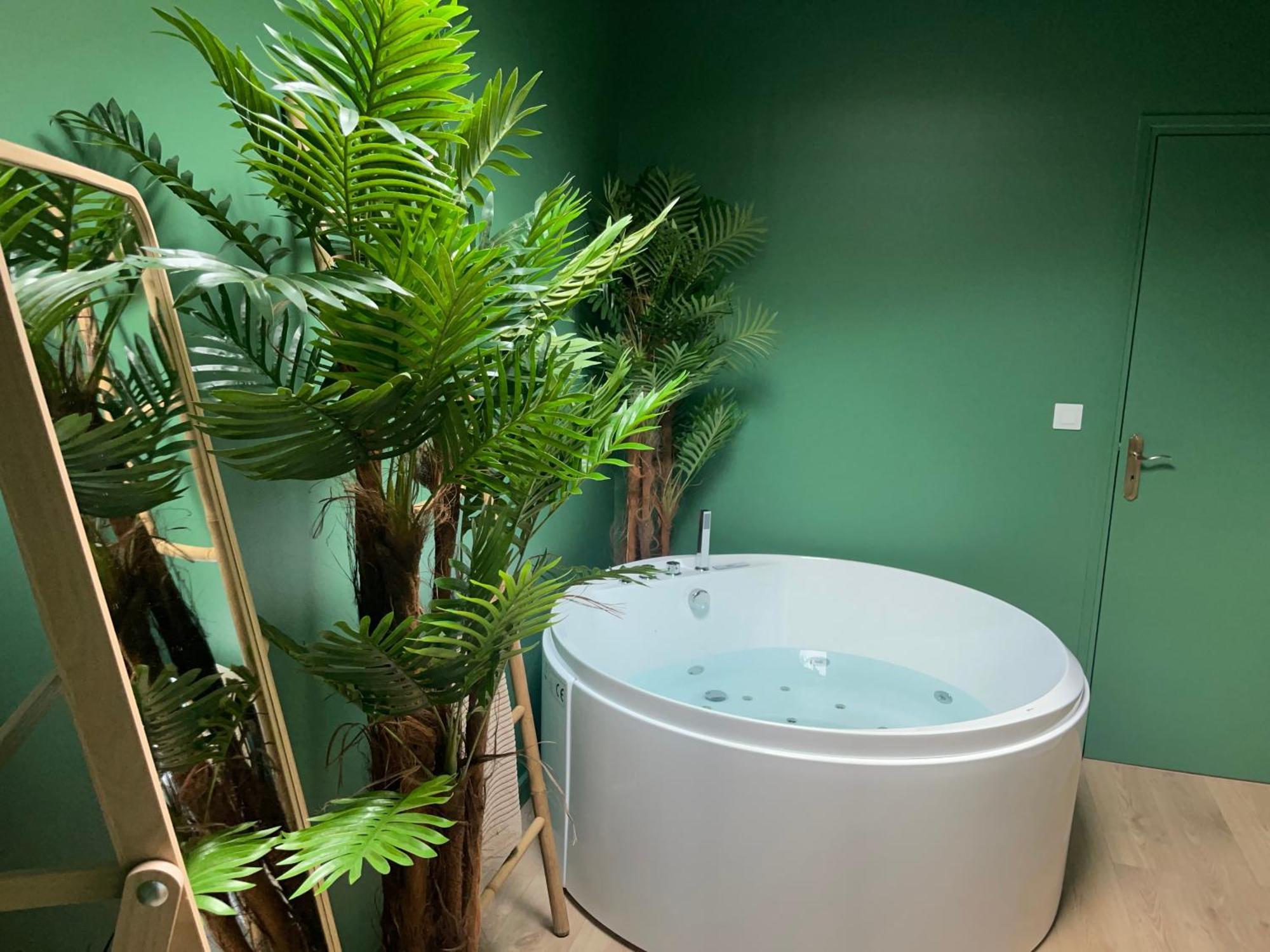 Evasion Exotique - Suite Selva - Jaccuzzi Privatif Амиен Екстериор снимка